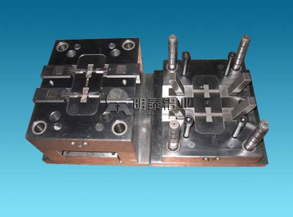 鋁板廠家-6061模具鋁板規(guī)格有哪些？6061模具鋁板價格多少錢一噸？